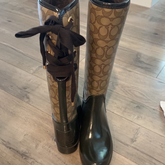 Like new - Picture 2 of 3